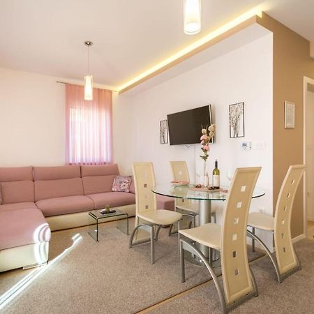 Apartment Sara - Free Parking For 2 Cars ซาเกร็บ ภายนอก รูปภาพ