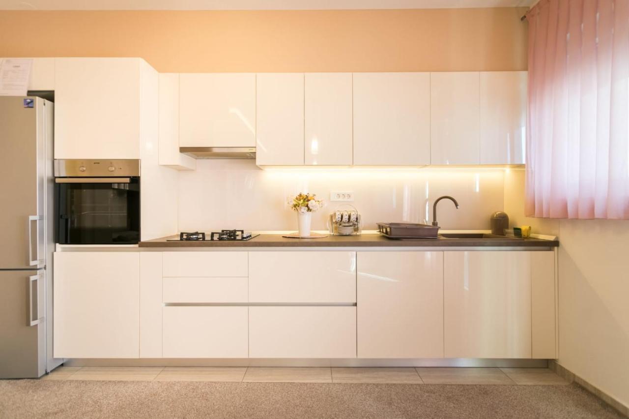 Apartment Sara - Free Parking For 2 Cars ซาเกร็บ ภายนอก รูปภาพ